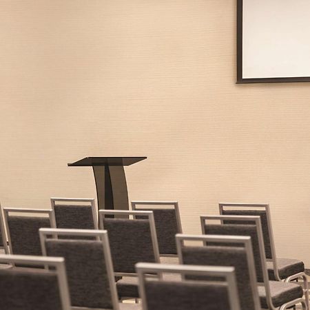 Hilton Knoxville Airport Алкоа Екстериор снимка