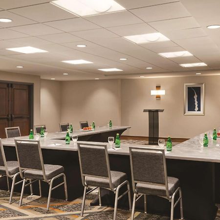 Hilton Knoxville Airport Алкоа Екстериор снимка