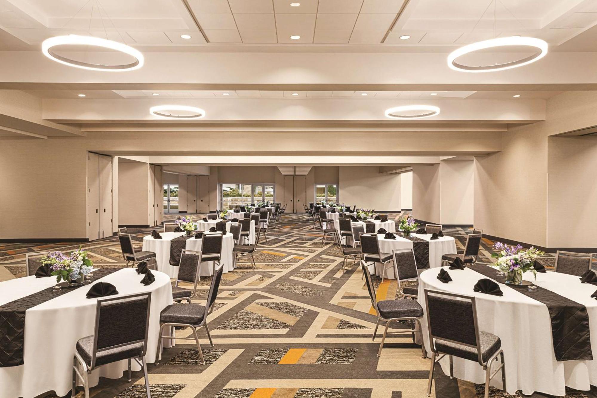 Hilton Knoxville Airport Алкоа Екстериор снимка