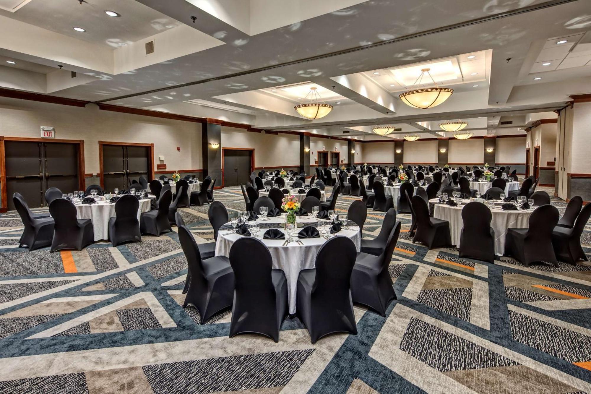 Hilton Knoxville Airport Алкоа Екстериор снимка