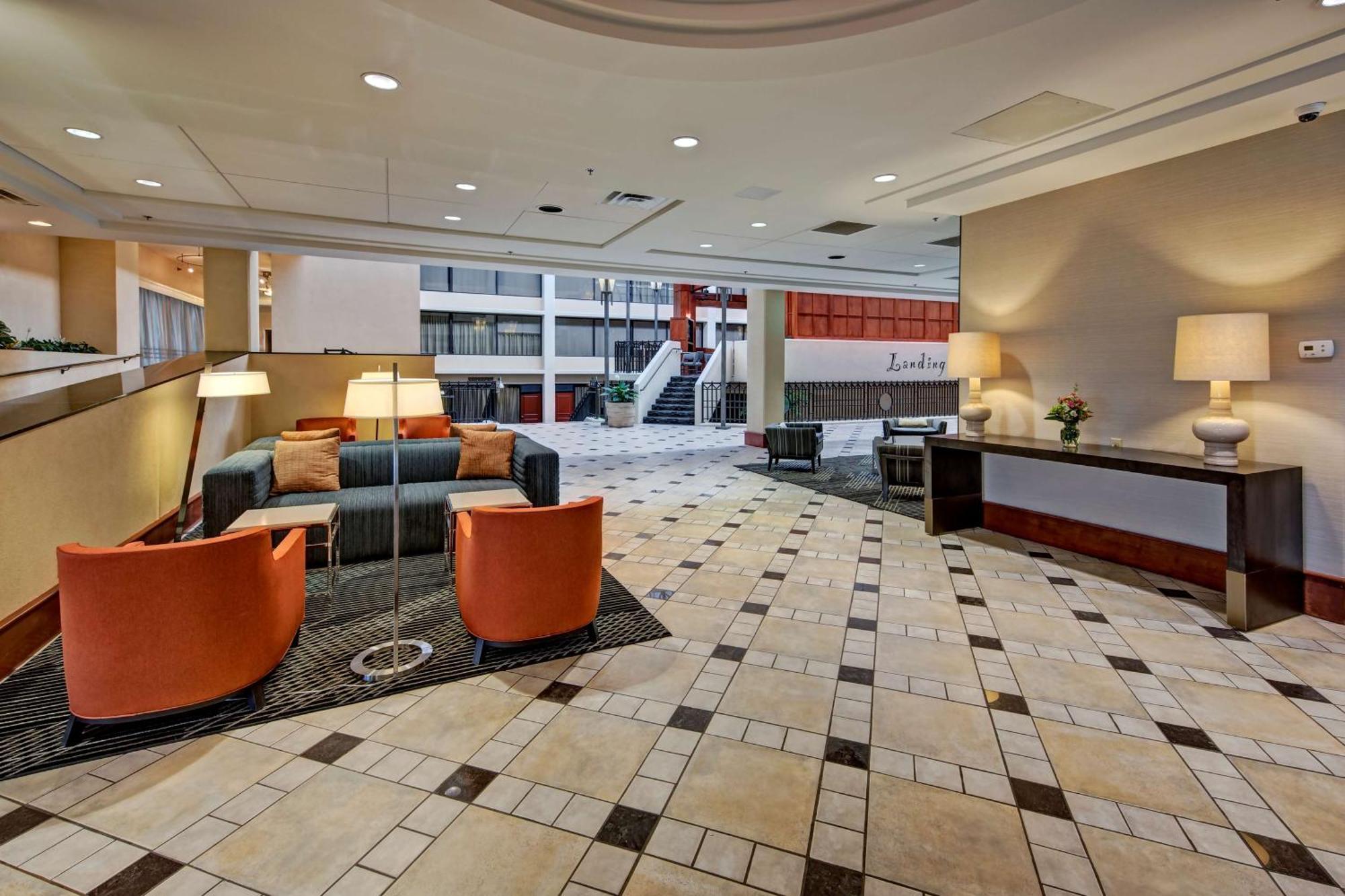 Hilton Knoxville Airport Алкоа Екстериор снимка