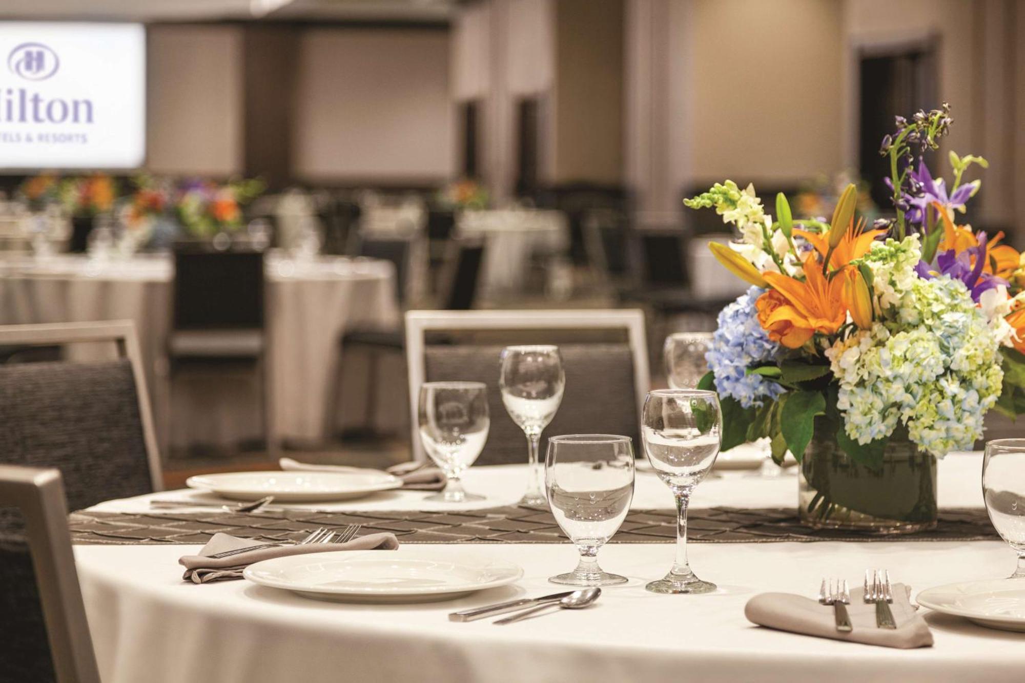 Hilton Knoxville Airport Алкоа Екстериор снимка