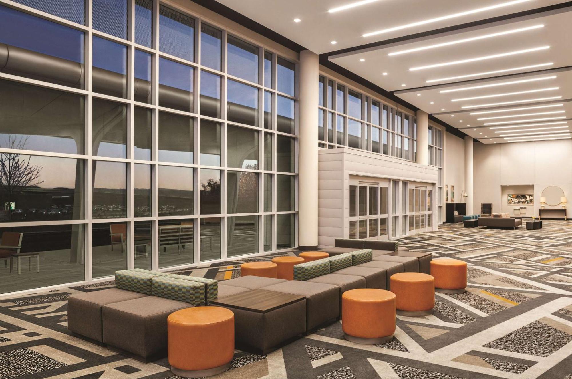 Hilton Knoxville Airport Алкоа Екстериор снимка